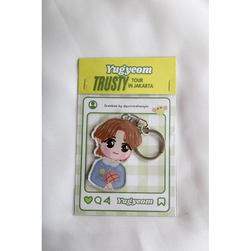 FREEBIES KEYCHAIN YUGYEOM