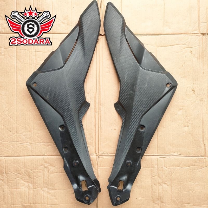 Cover Body Cowl R L Side Bok Aki Honda CB 150 R Old ORIGINAL