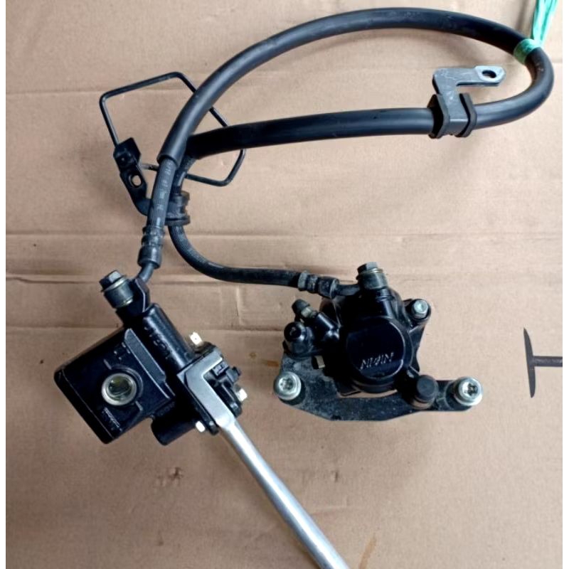KALIPER DEPAN MASTER REM DEPAN  SATU SET HONDA BEAT FI SPECY FI SCOOPY FI  BEAT POP ORIGINAL COPOTAN