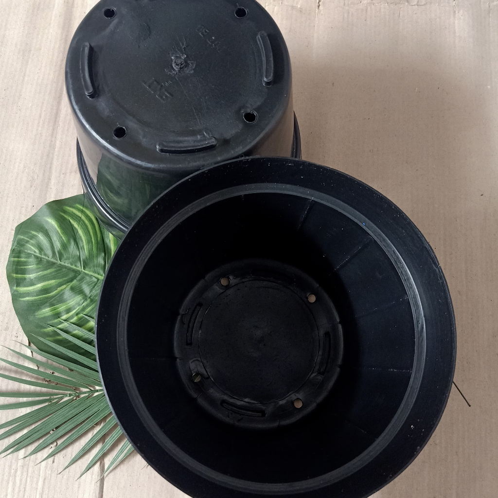 POT PETANI BUNGA HITAM KILAP TEBAL POLOS UKURAN 30 / POT BUNGA HITAM POLOS