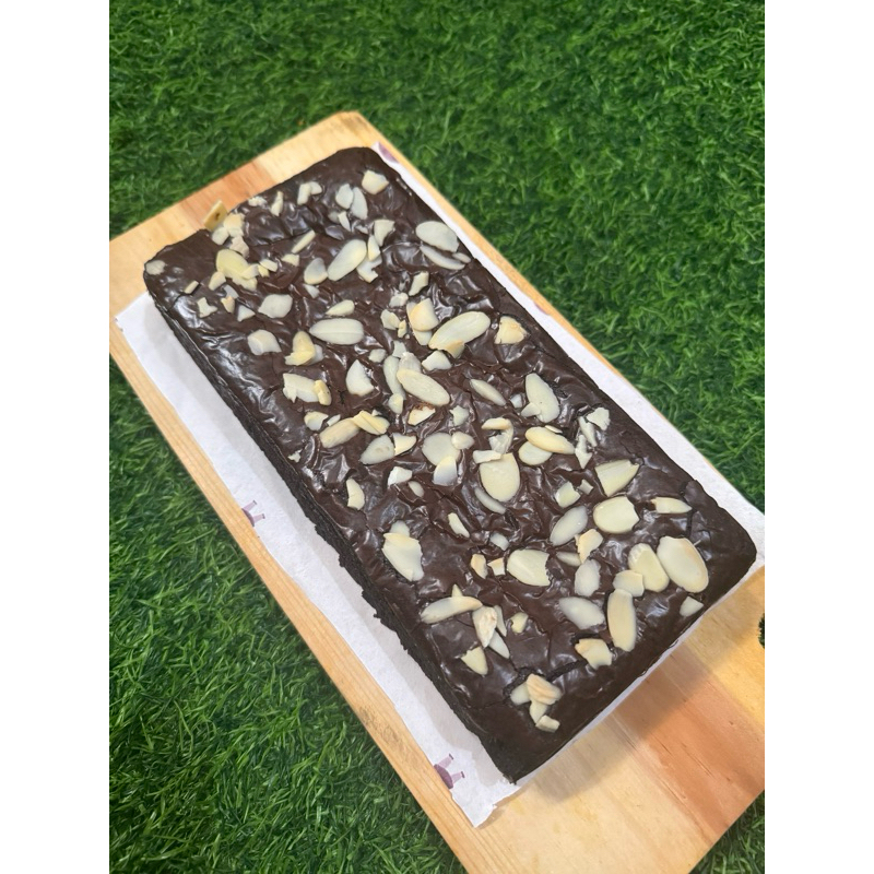 

Fudge Brownies Kacang Almond