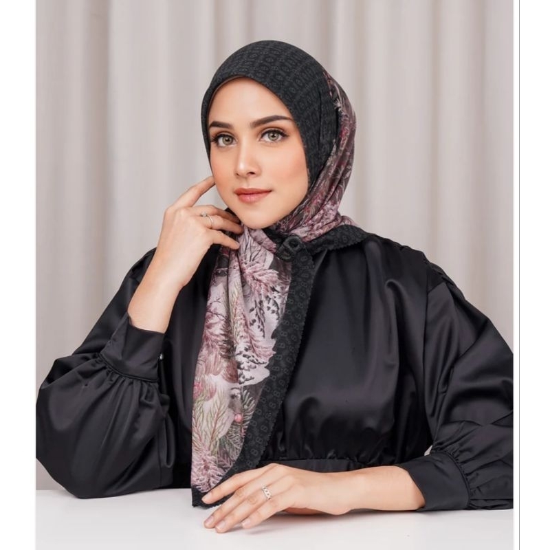 BUTTONSCARVES Holiday Series - Black