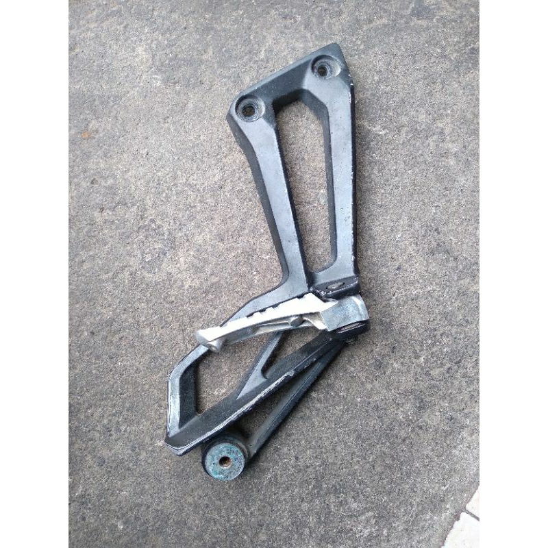 

foodstep footstep foot step postep pancatan kanan belakang yamaha 2pv mxking150 mx king mx150 original