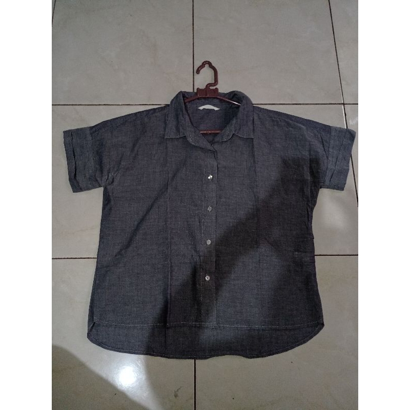 Kemeja Wanita Bekas