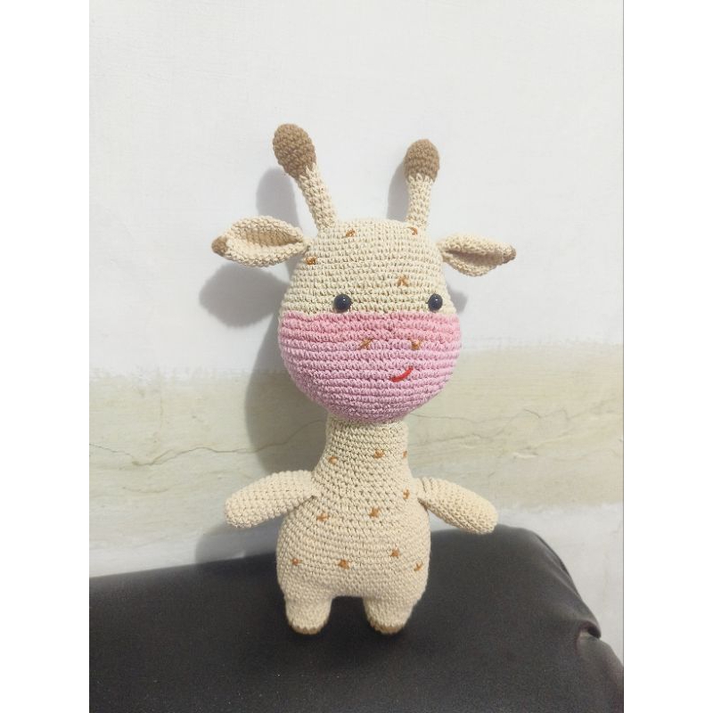 Boneka rajut giraffe cream