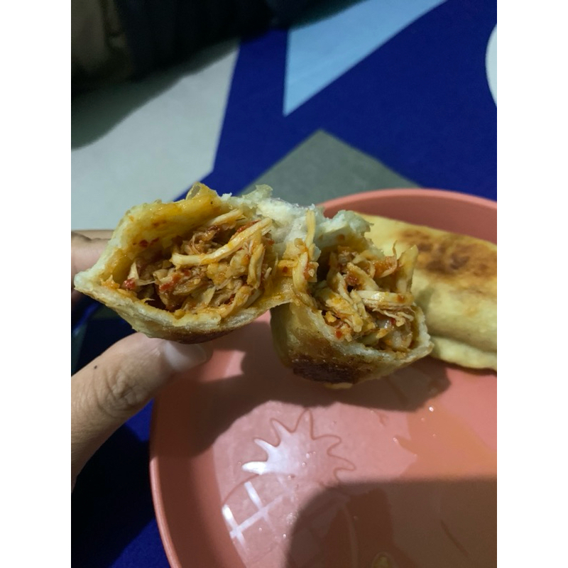 

cireng isi ayam suwir pedas