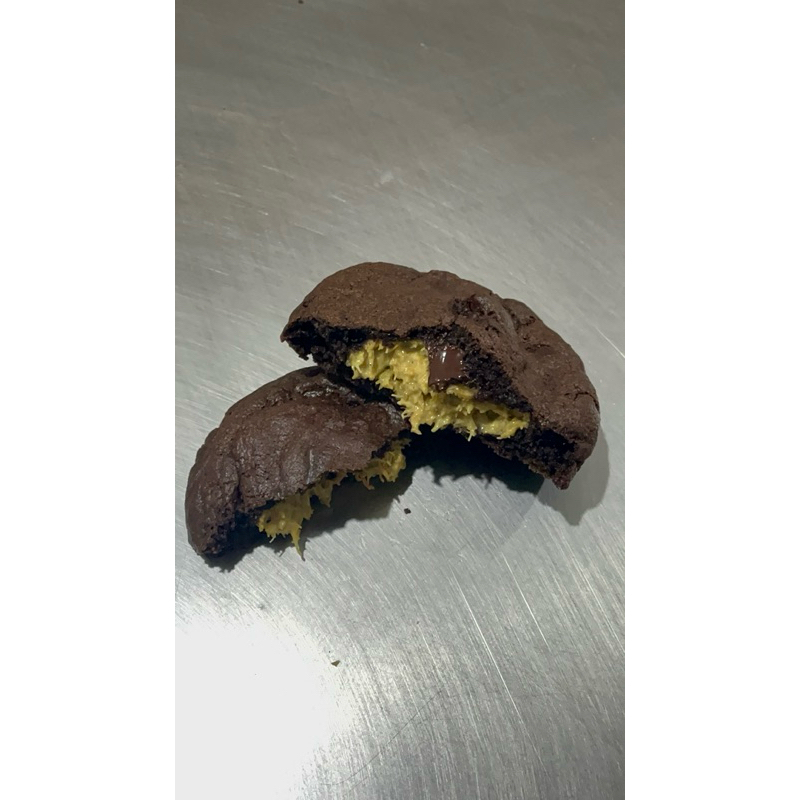 

Kunafa Pistachio chocolate cookies