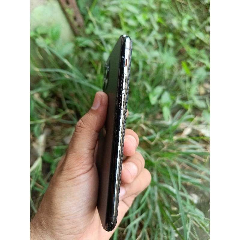 iPhone 11 pro mulus pemakaian pribadi