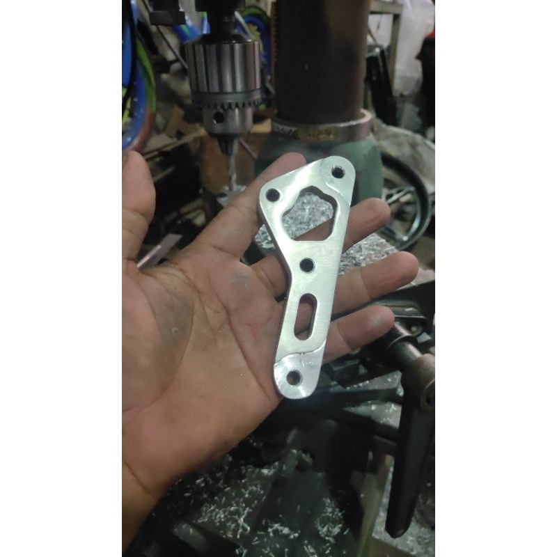 Braket/Pangkon Kaliper 4P on supra Gtr