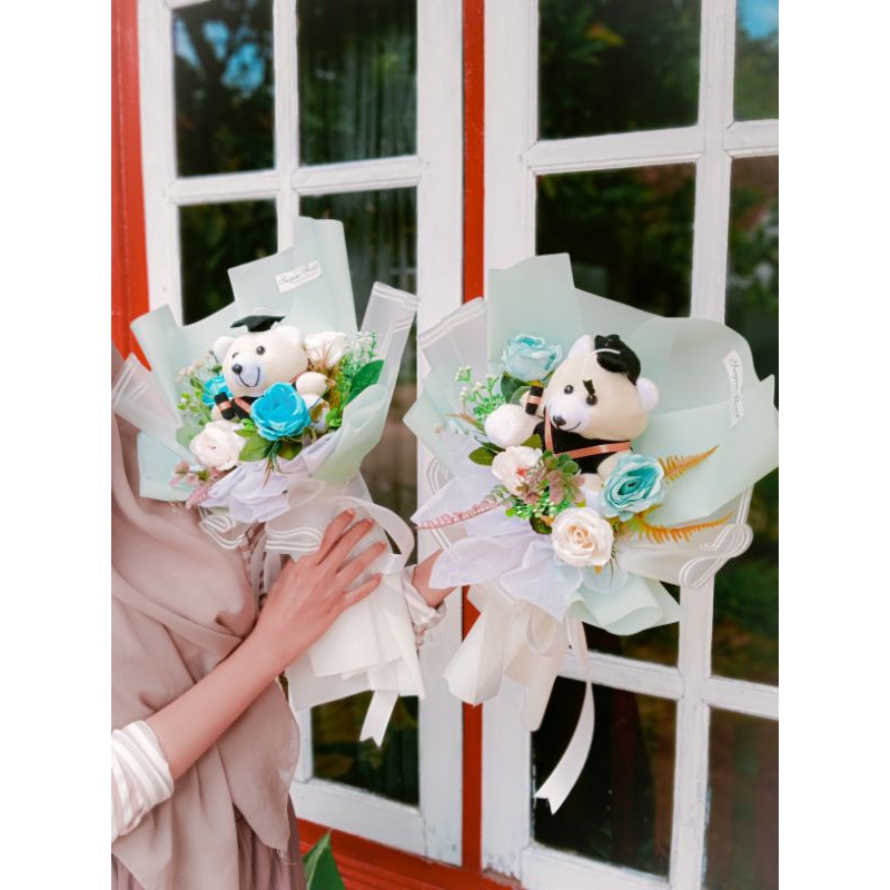 

BOUQUET WISUDA