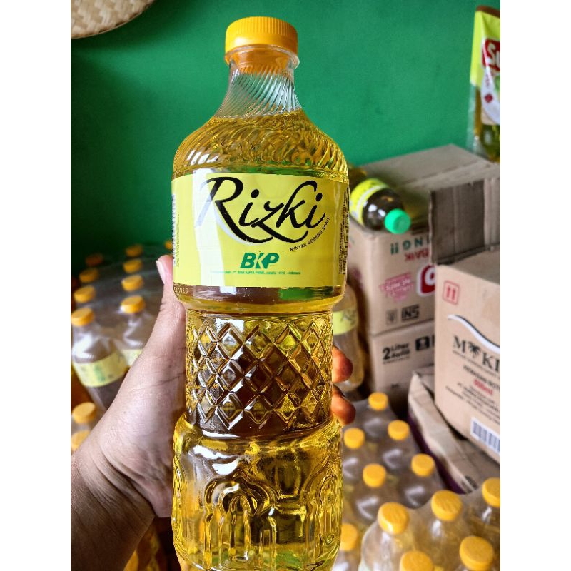 

Minyak goreng Rizki kemasan botol 850ml (packing kardus)