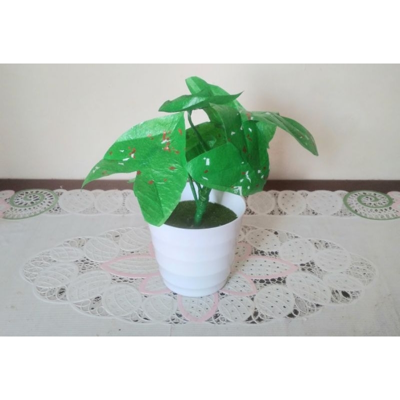 Bunga keladi merah putih plastik buatan tangan[artificial]