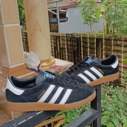 Adidas Munchen bw