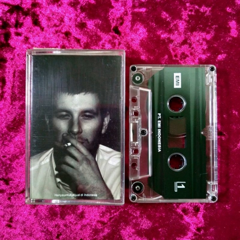Kaset Arctic Monkeys - Whatever People Say I Am, That's What I'm Not