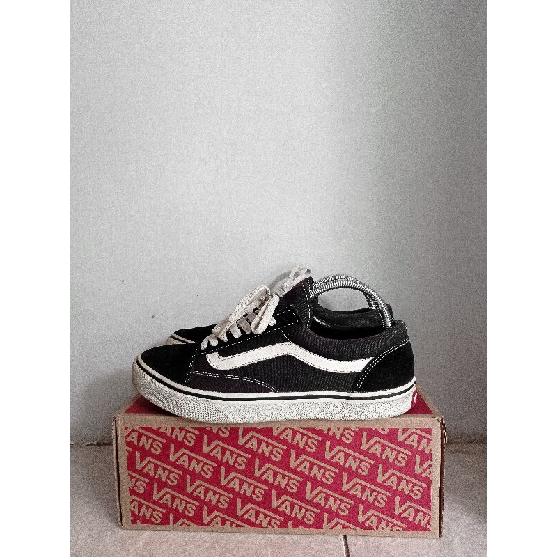 2 paket sepatu Vans Japan market & slipon Navya second good kondisi di vidio