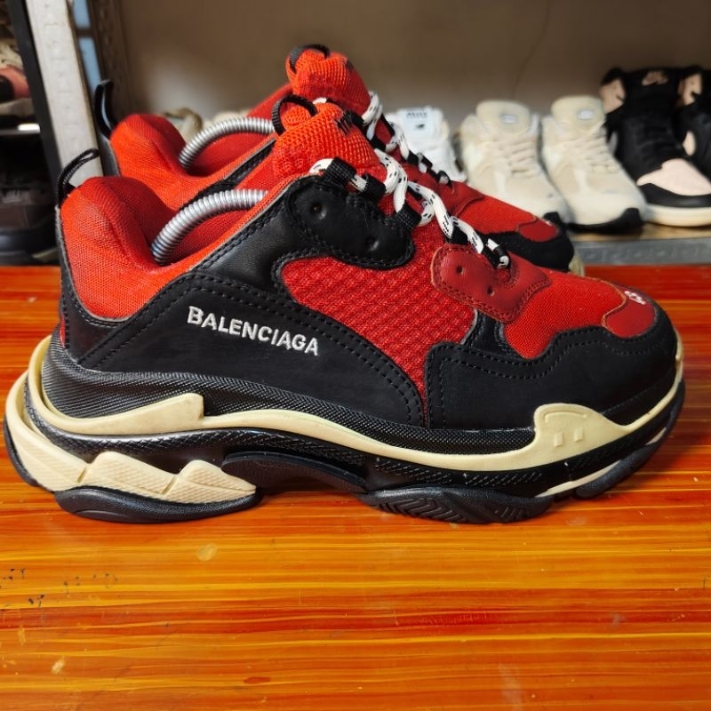 SIZE 43 SEPATU BALENCIAGA TRIPLE S RED BLACK SECOND