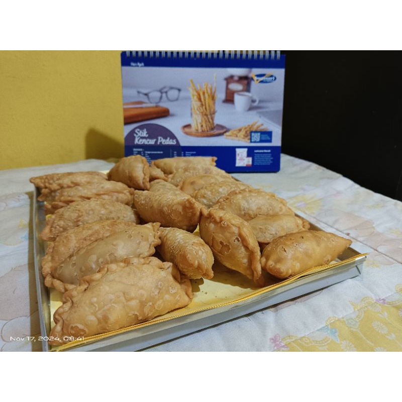 

Curry Puff/ Karipap Sayur Frozen