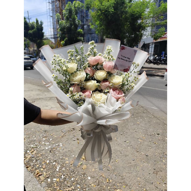 Buket Bunga Mawar Asli/Bunga Segar Surabaya