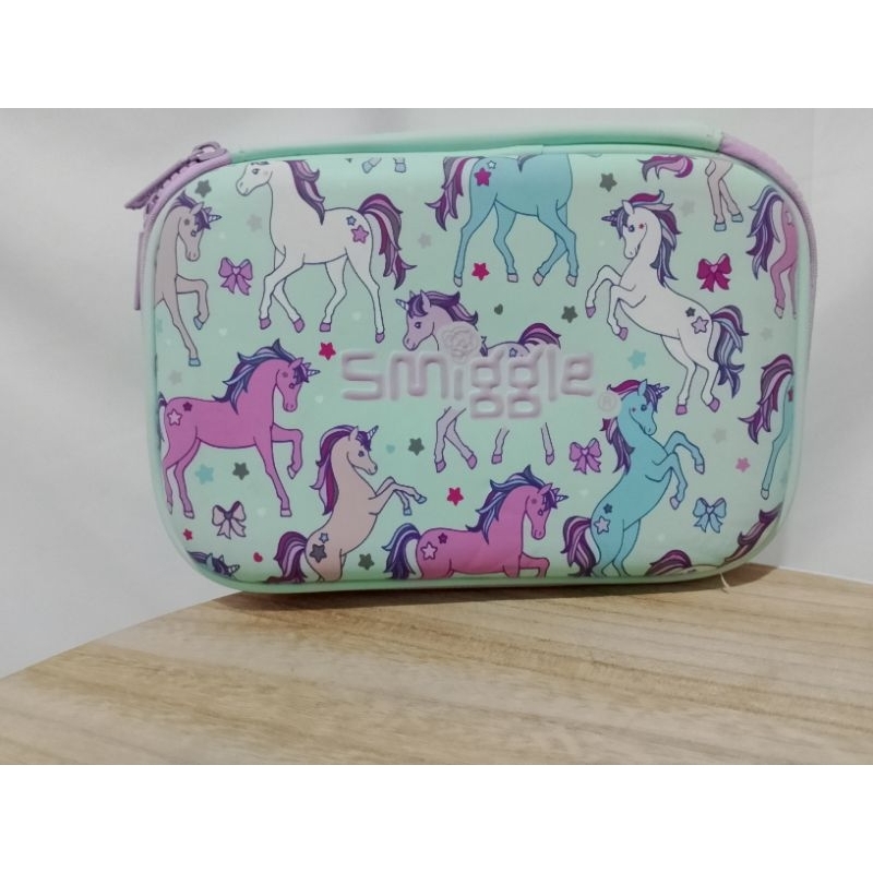 

Smiggle Kotak Pensil Smiggle Hardtop Pencil Case. unicorn
