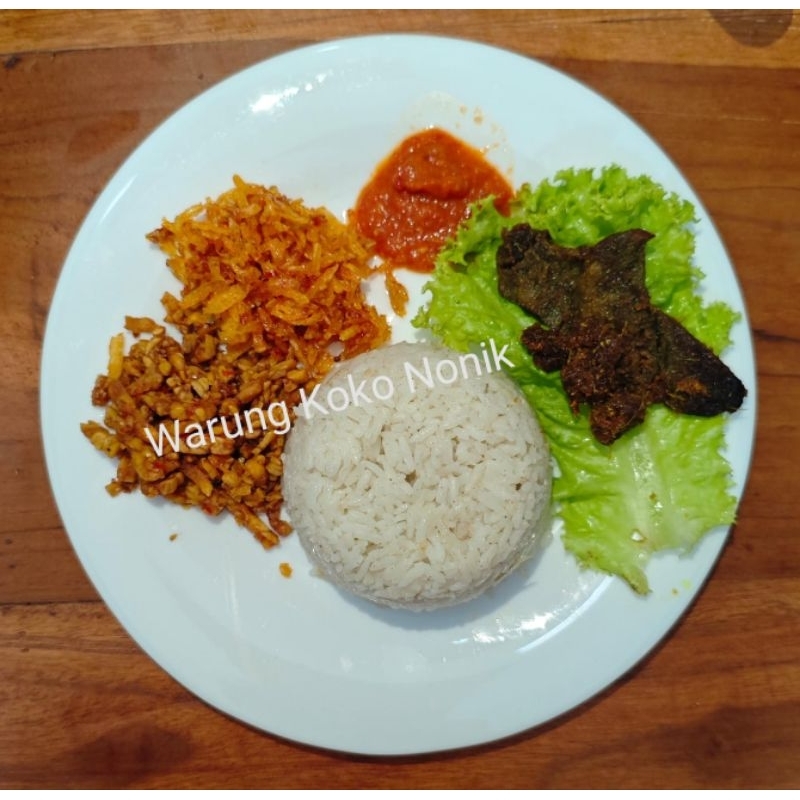 

Nasi Uduk Empal Daging