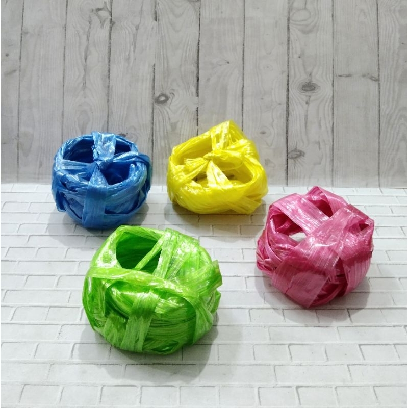 

TALI PLASTIK WARNA / TALI RAPIA
