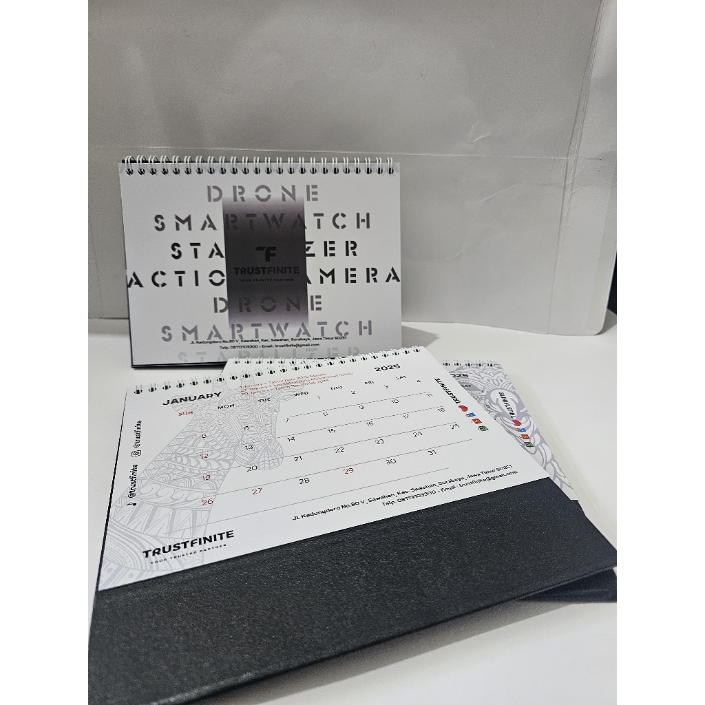 

KALENDER MEJA UKURAN 15X21 8 LEMBAR CUSTOM FULL JILID SPIRAL AP230 GSM FULL WARNA