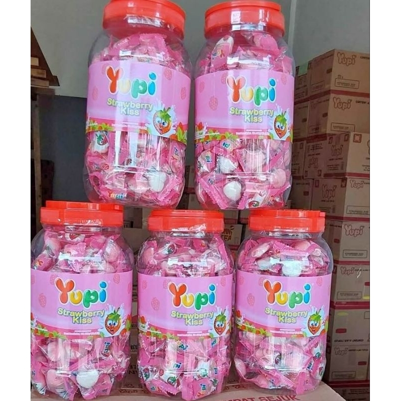 

✅️Murah lebay..Permen Yupi strowbery toples