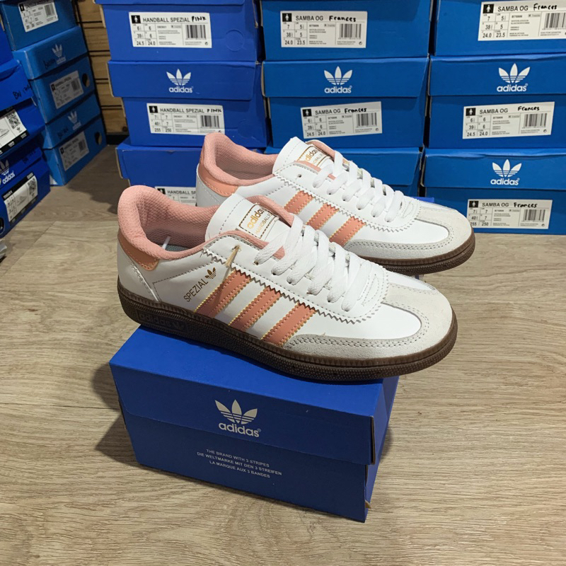 A Spezial FREE KAOS KAKI+STIKER