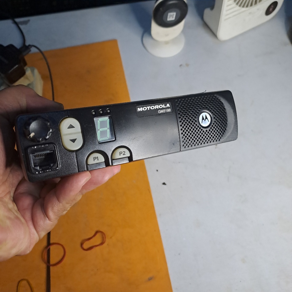RIG MOTOROLA GM3188 VHF BAHAN REPEATER MOTOROLA GM 3188 FREKUENSI VHF NORMAL DAN MULUS
