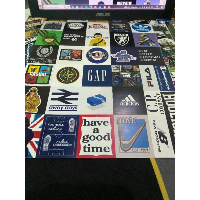 

STIKER CASUAL FOOTBALL ISI 37pcs BAHAN VINYL