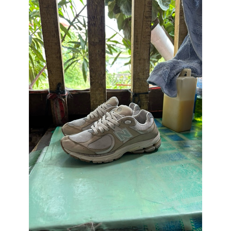 NB 2002R White ivory