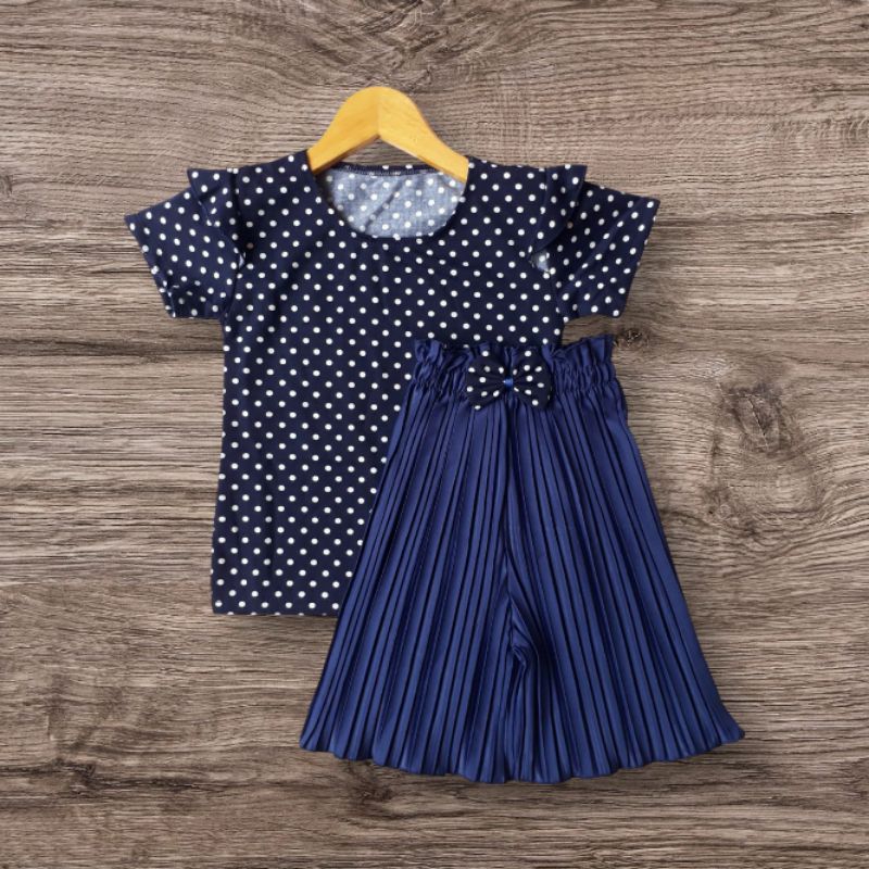 Setelan plisket pendek anak motif polkadot & Setelan cringkle anak gambar random