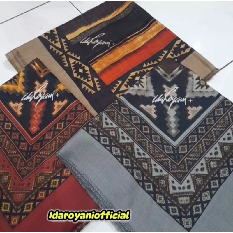 IDA ROYANI SCARF