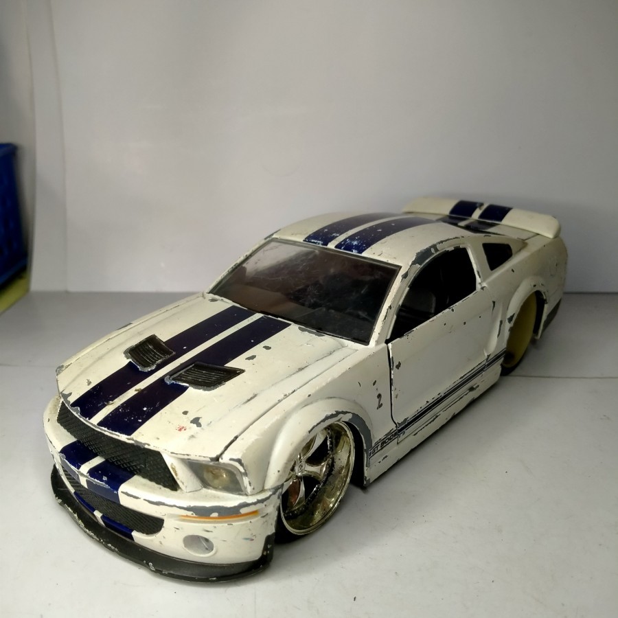 Diecast JADA TOYS 2007 SHELBY GT500 1/24 Loose Junk