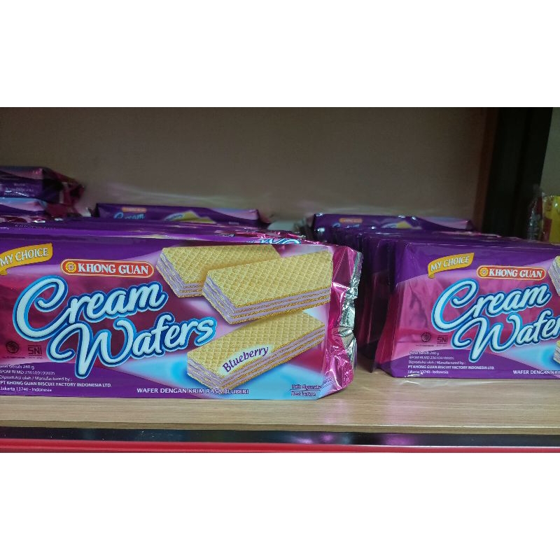 

Khong Guan Cream Wafers Blueberry