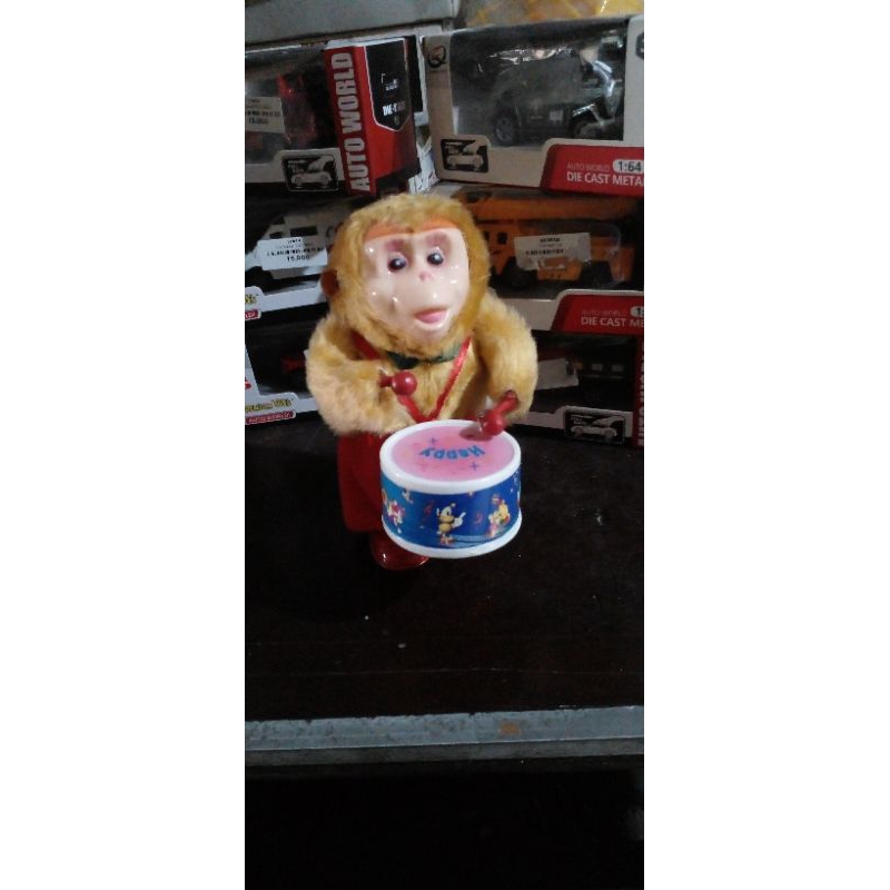 Mainan boneka Monyet lucu Main Drum