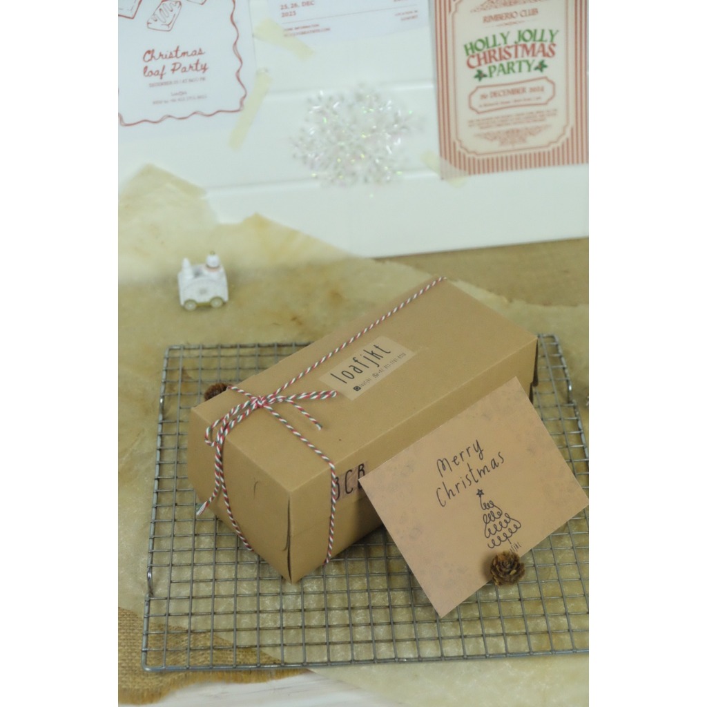 

Hampers Natal / Parsel Natal / Kue Natal / Cheesecake / Burnt Cheesecake Brownie - ELPHABA