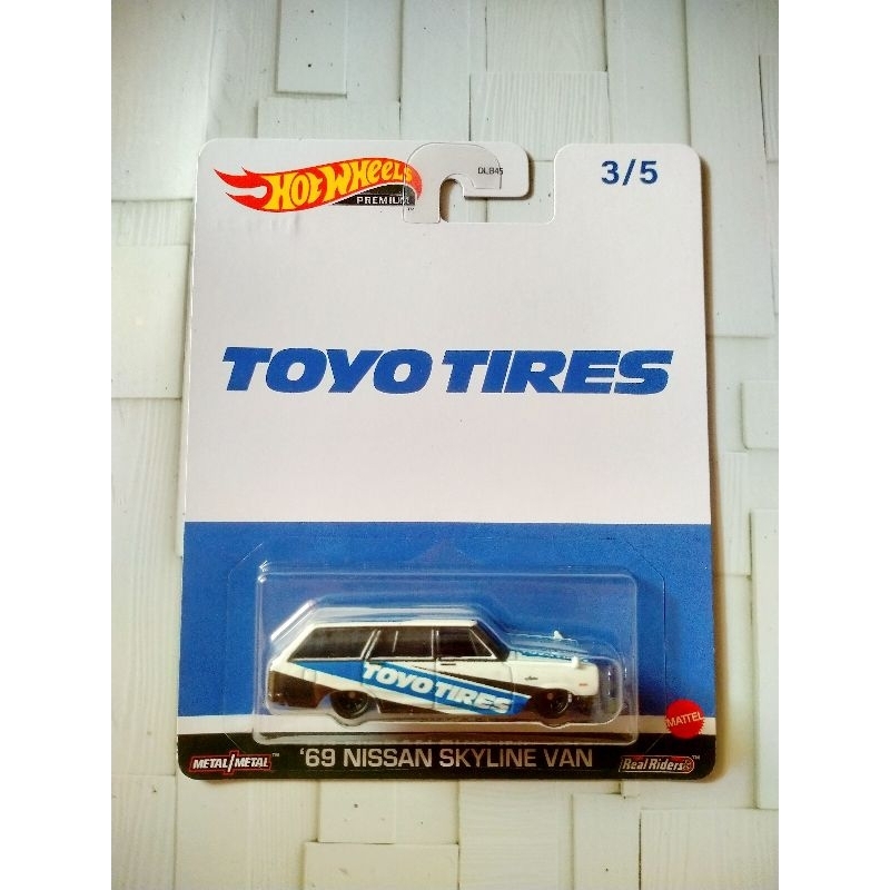Diecast Hot Wheels Premium Nissan Skyline Van