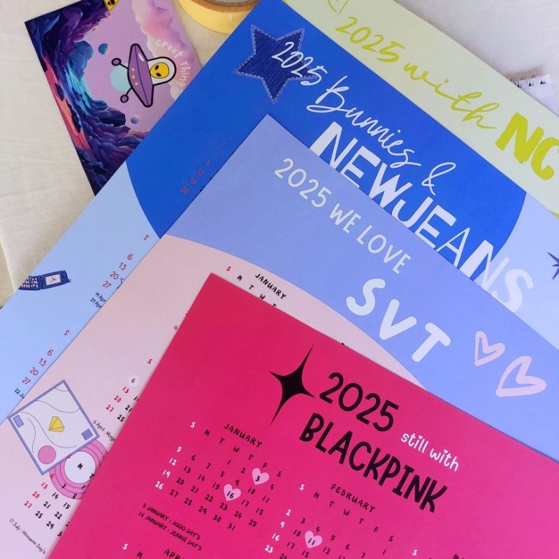 

Wall Kpop Calendar Aesthetic 2025 A3 - Kalender Dinding Estetik Size A3 Murah (BTS, NCT, Blackpink, Seventeen, NewJeans, TXT, Enhypen, Baby Monster, Straykids)
