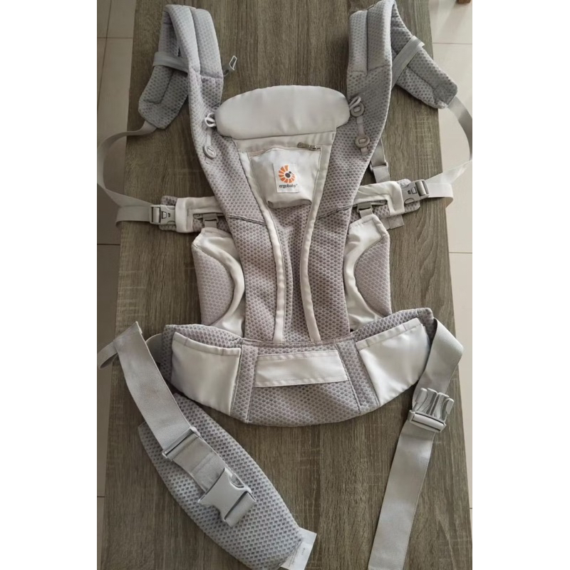 preloved ergobaby omni breeze light grey