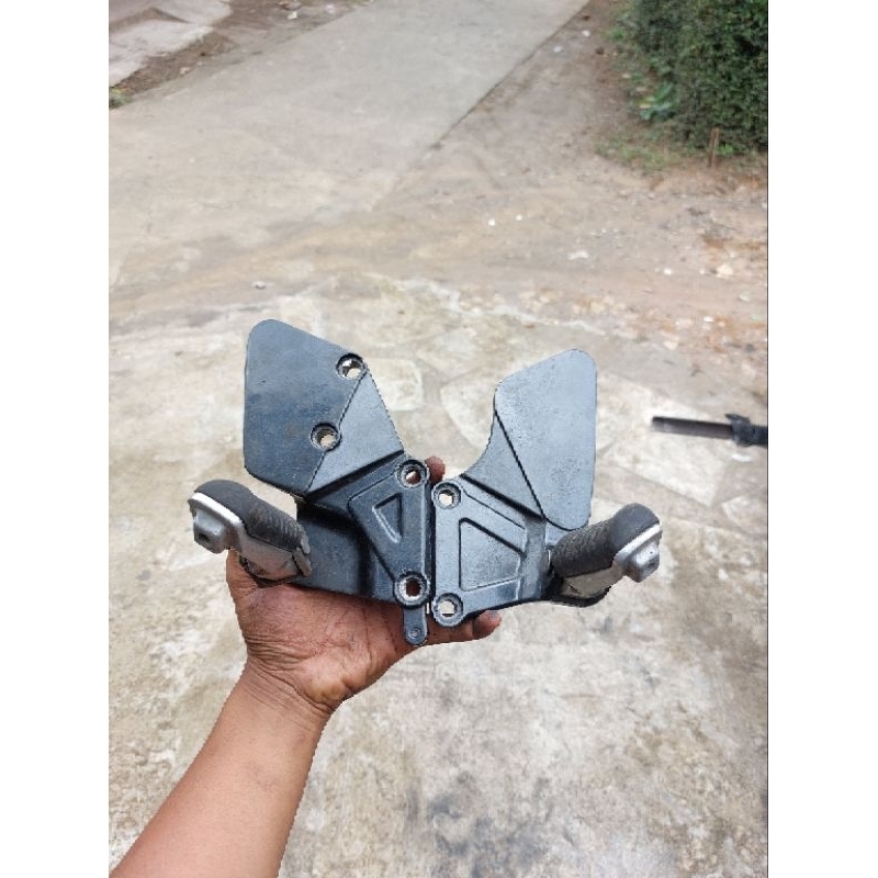 Postep Footstep Depan Ninja RR Original