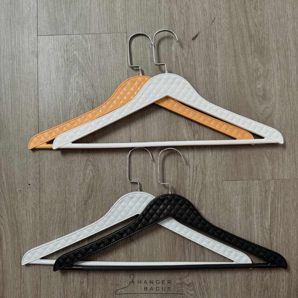 Hanger Gantungan Baju Plastik Dewasa Kastok Baju Motif Emboss Timbul