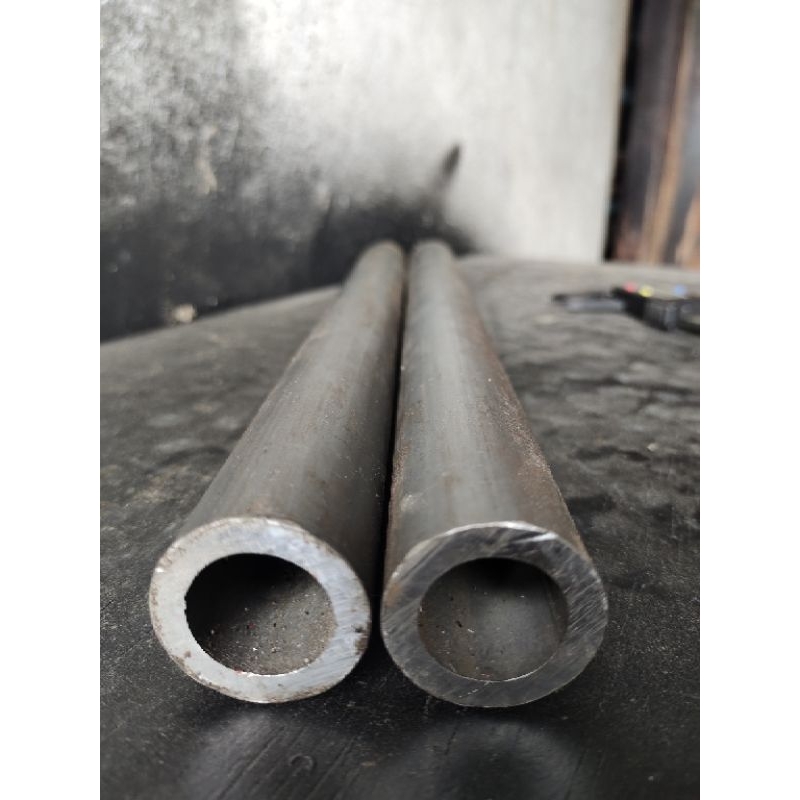 Pipa Besi Seamless Od 32 mm Id 21,5 mm Panjang 36 cm