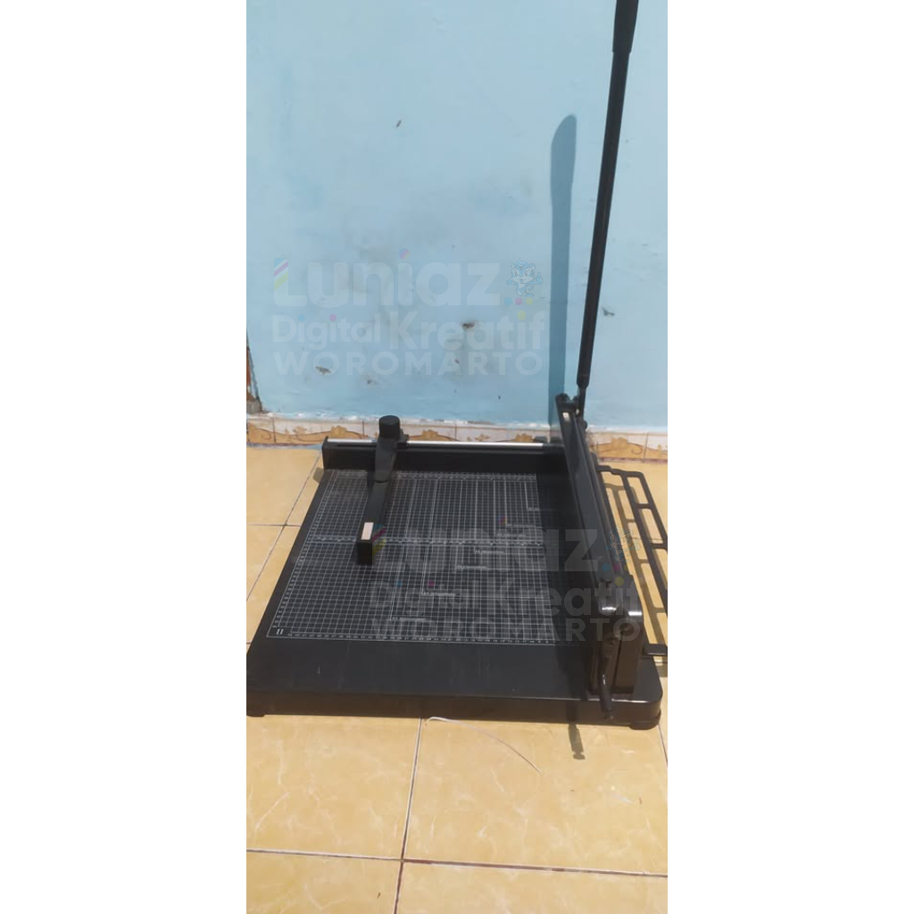 Mesin Pemotong Kertas 1 rim A3 858 SECOND NORMAL ( Alat Potong Kertas Uk A6 A5 A4 F4 A3 )