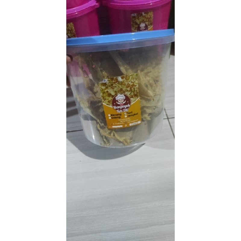 

peyek kacang,toples 5L