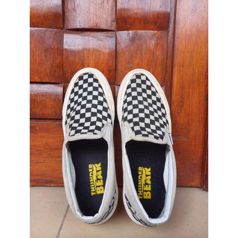Sepatu slip on Voltaire Thunderbear (second)