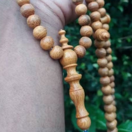 Tasbih kayu Galih kelor kuning serat emas bertuah