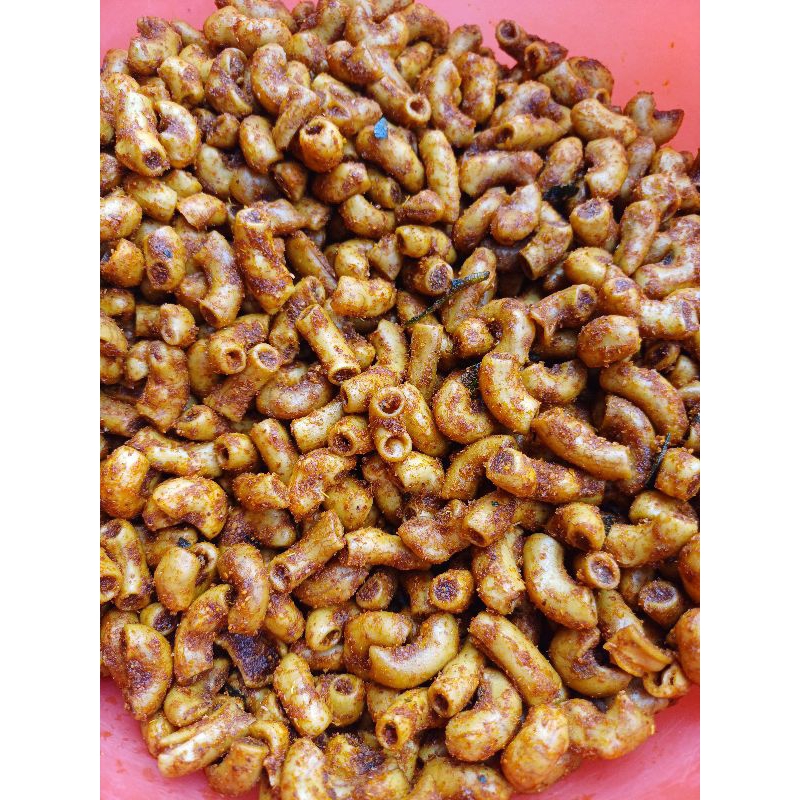 

makroni bantet, makroni cikuh, jajan pedas, usus pedas, snack pedas