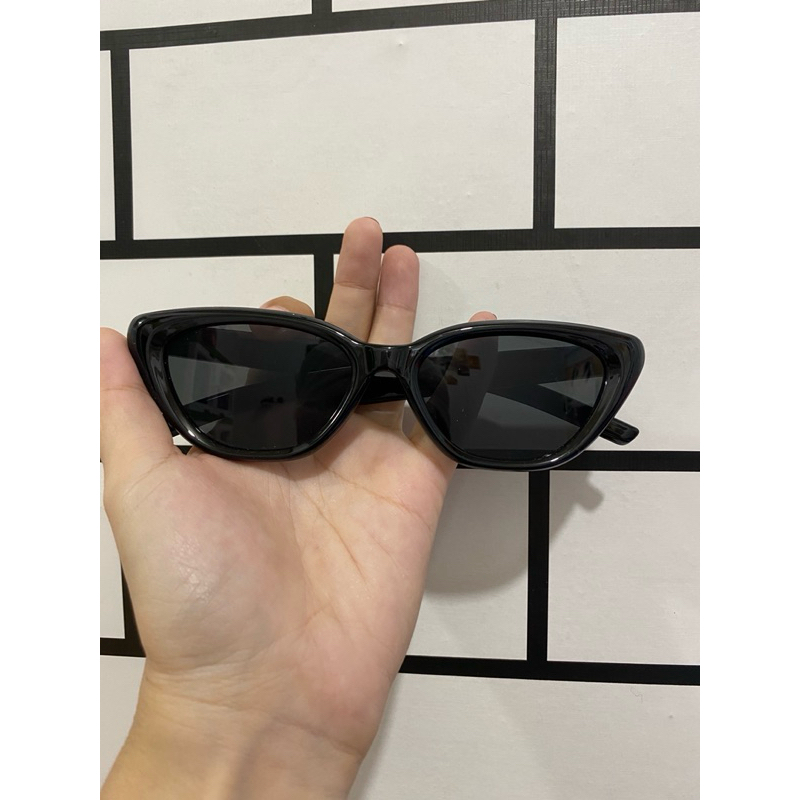 kacamata side eye / kacamata kecil preloved / kacamata premium preloved / kacamata hitam