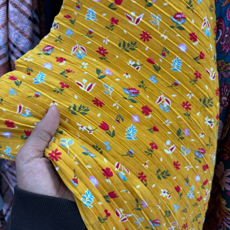 Kain Plisket Motif Premium - kain plisket motif bunga - kain pleats motif premium // Kain Motif Plis